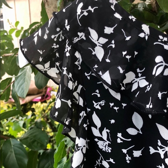 Converse Dress Floral V-Neck Black & White Cottagecore XS - Picture 9 of 10